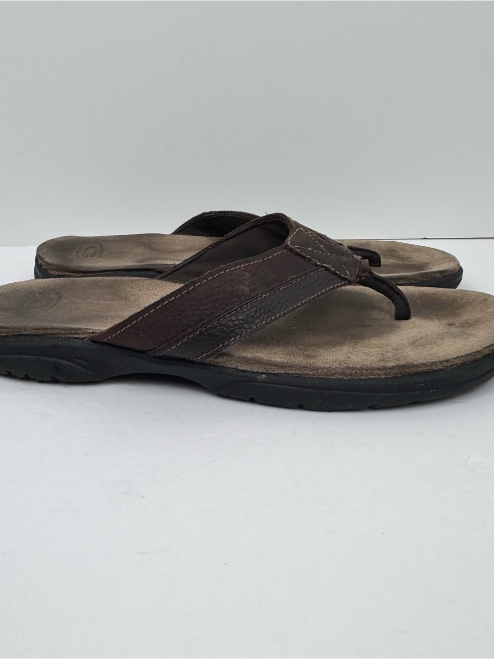 Men Brown Leather Flip Flops. Size 12. Rubber Sole.